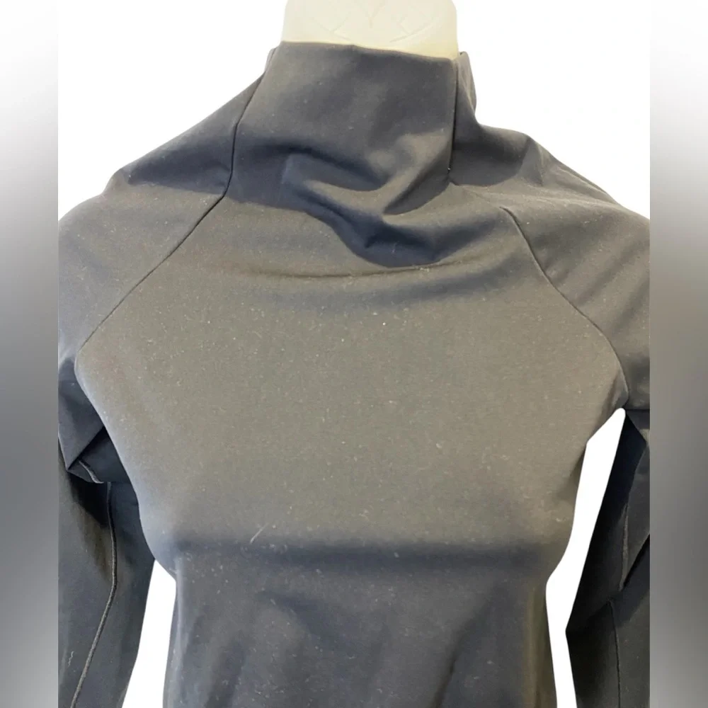 WONE The Rashee Mockneck Crop Top long Sleeve - Picture 5 of 8